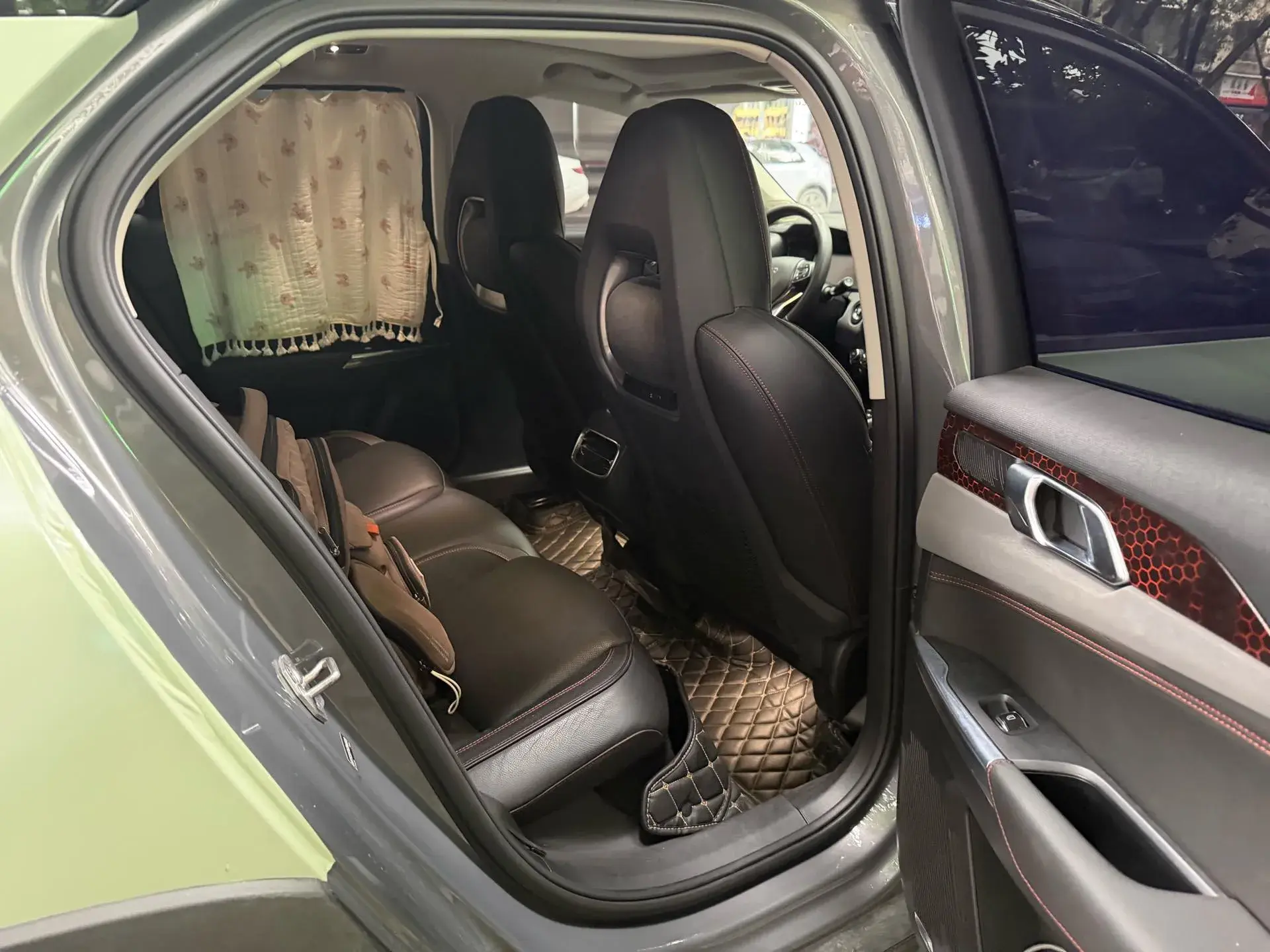 2018 LYNK&CO 02 thumbnail 3