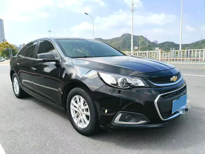 2018 CHEVROLET MALIBU thumbnail 3