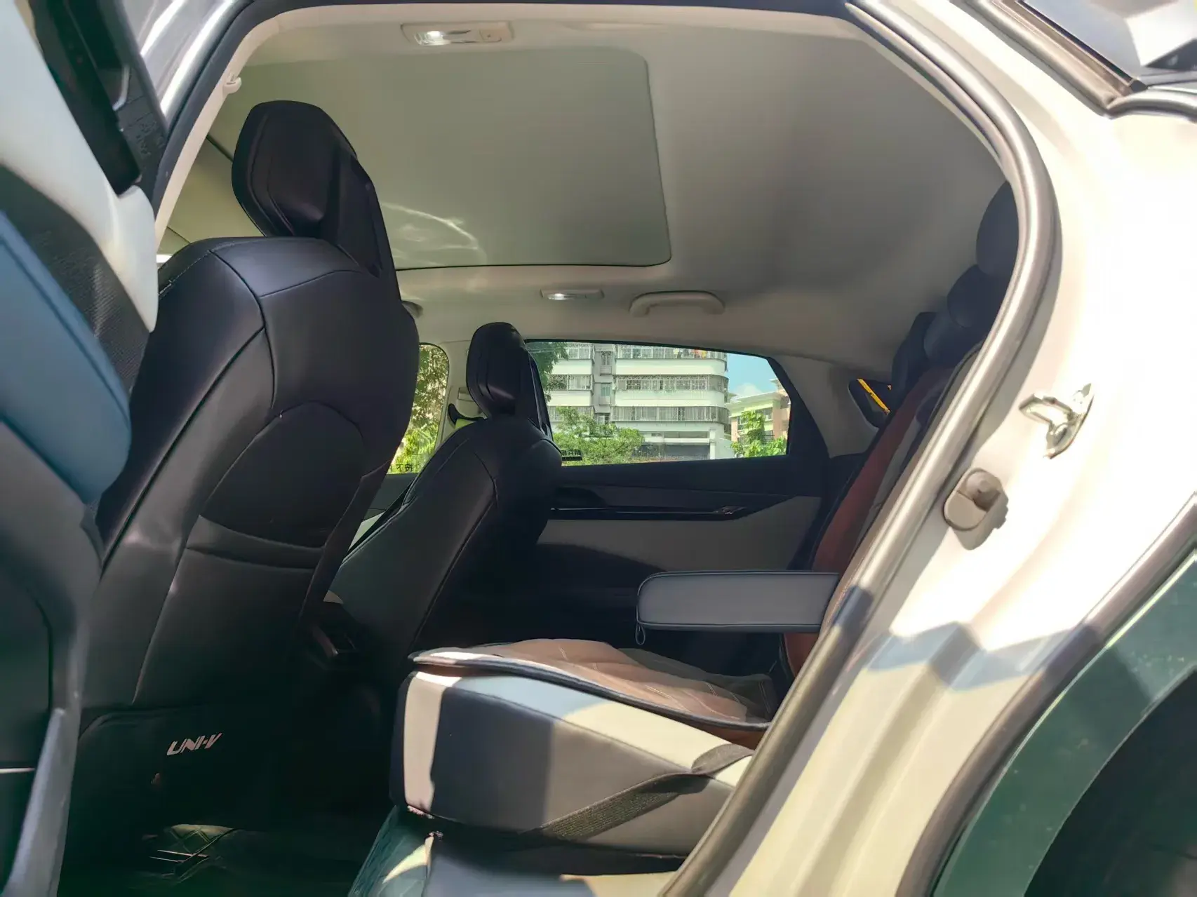 2023 CHANGAN UNI-V thumbnail 3