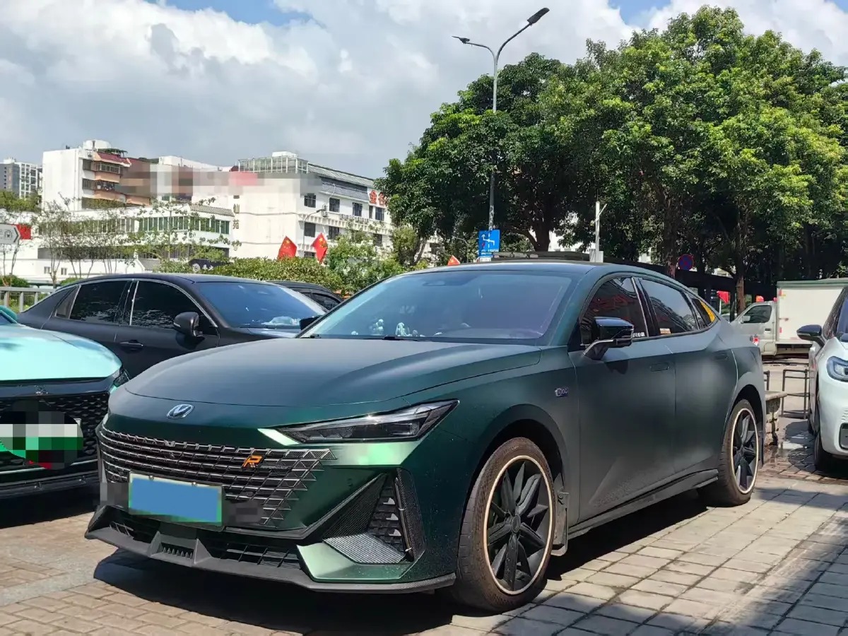 2023 ChangAn UNI-V iDD 1.5T 170HP L4 6TCT PHEV 18.4KWH