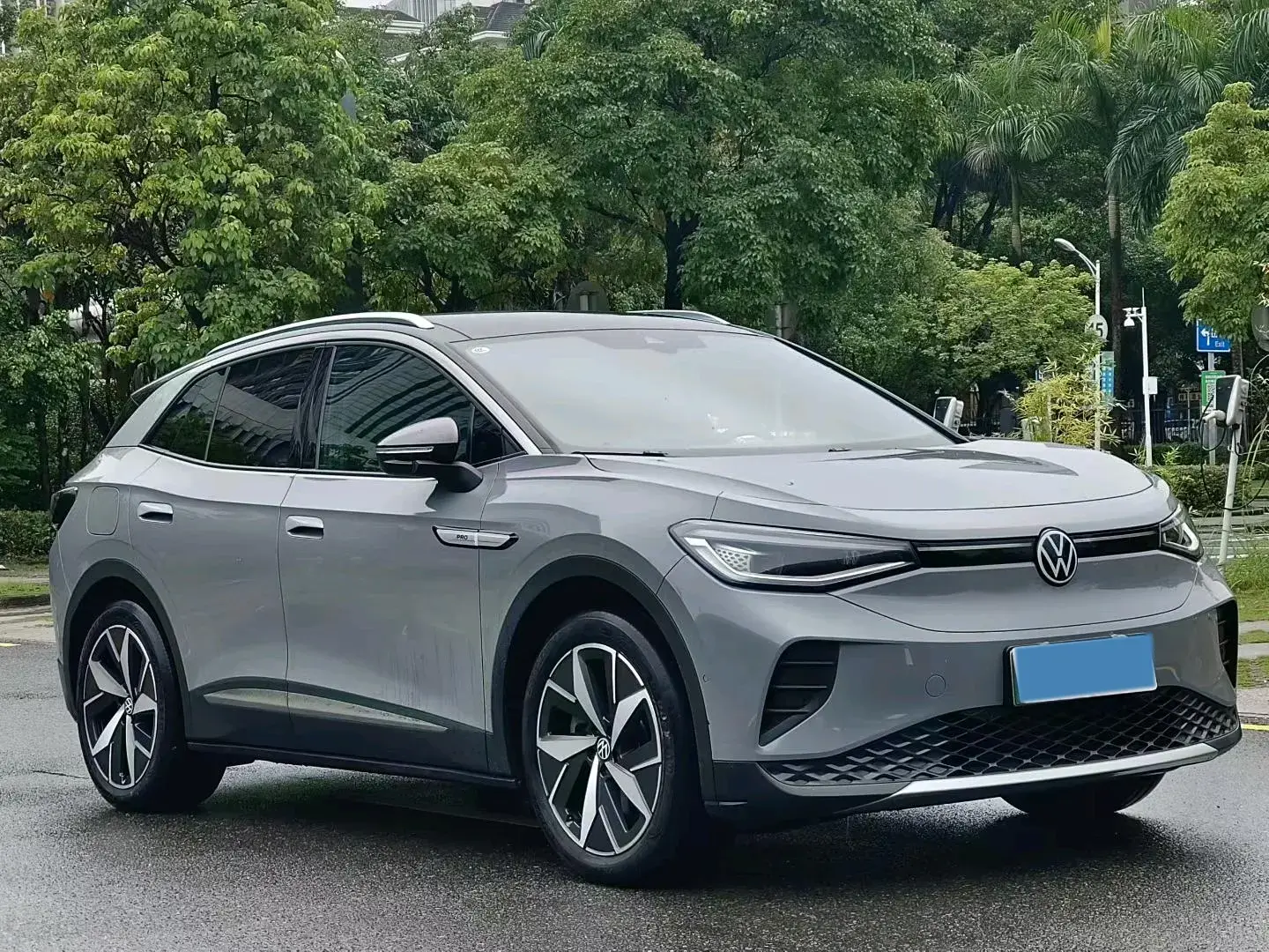 2022 VOLKSWAGEN ID.4 thumbnail 3