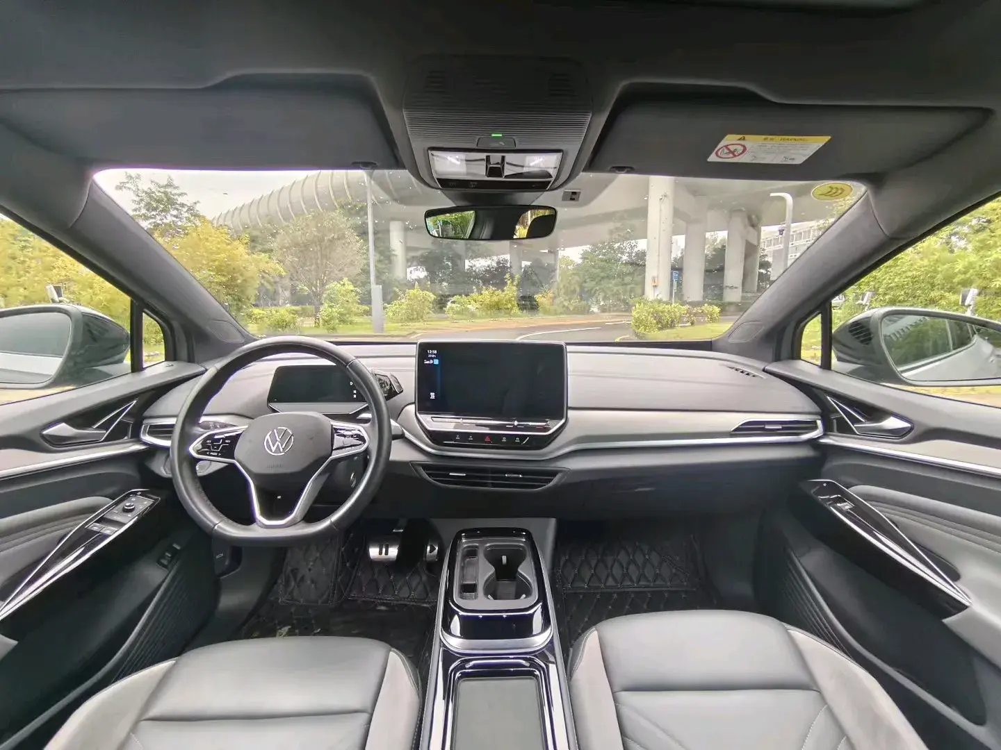 2022 VOLKSWAGEN ID.4 thumbnail 4