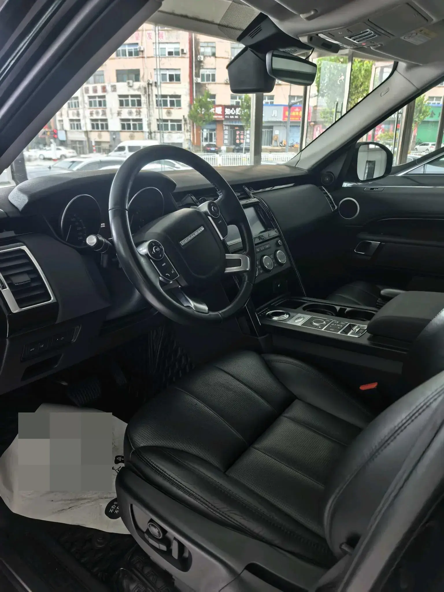 2017 LAND ROVER thumbnail 4