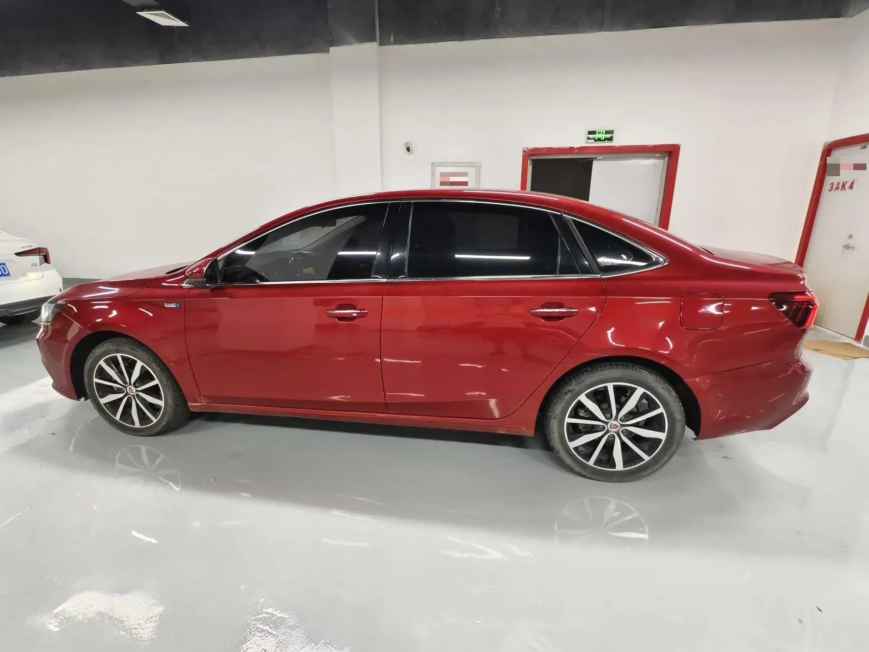 2018 ROEWE I6 thumbnail 3