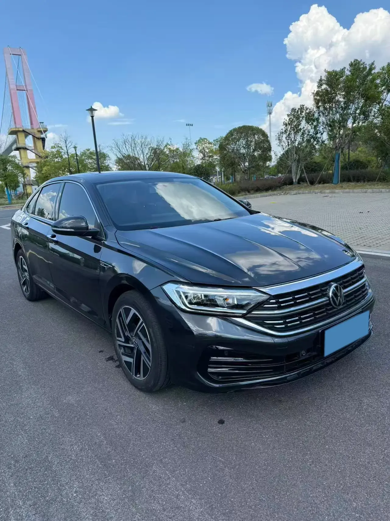 2024 VOLKSWAGEN SAGITAR thumbnail 3