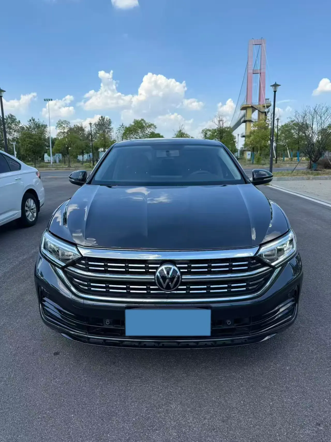 2024 VOLKSWAGEN SAGITAR thumbnail 2