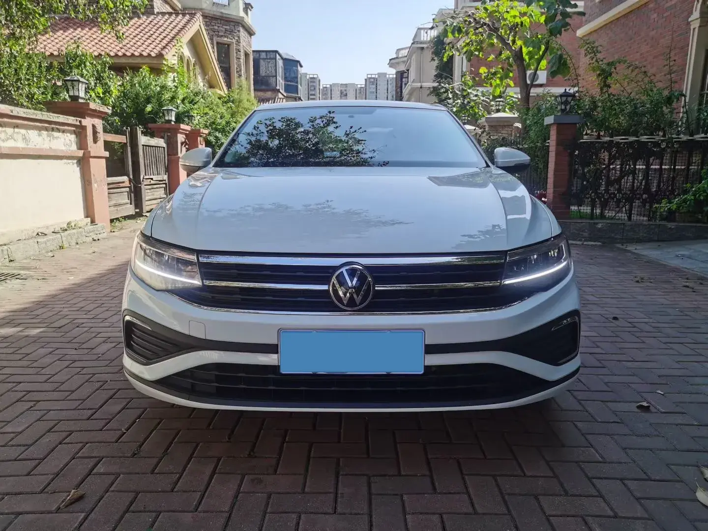 2023 VOLKSWAGEN BORA thumbnail 2