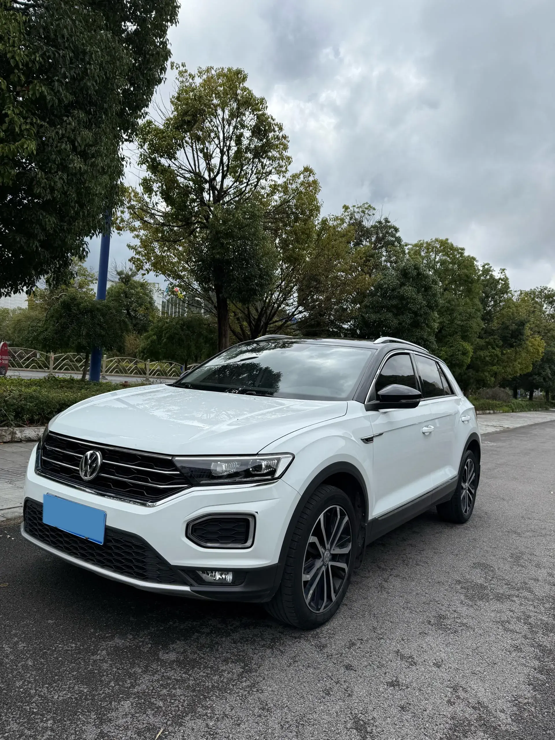 2021 VOLKSWAGEN T-ROC view 1