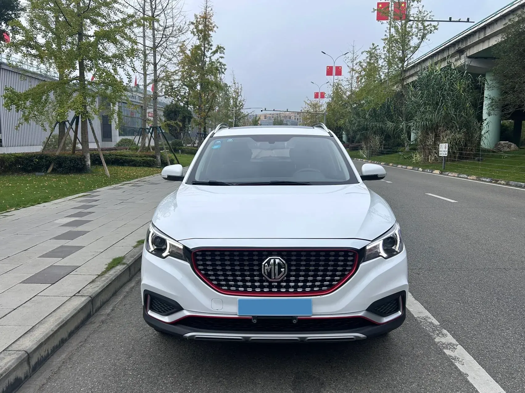 2018 MG ZS thumbnail 2