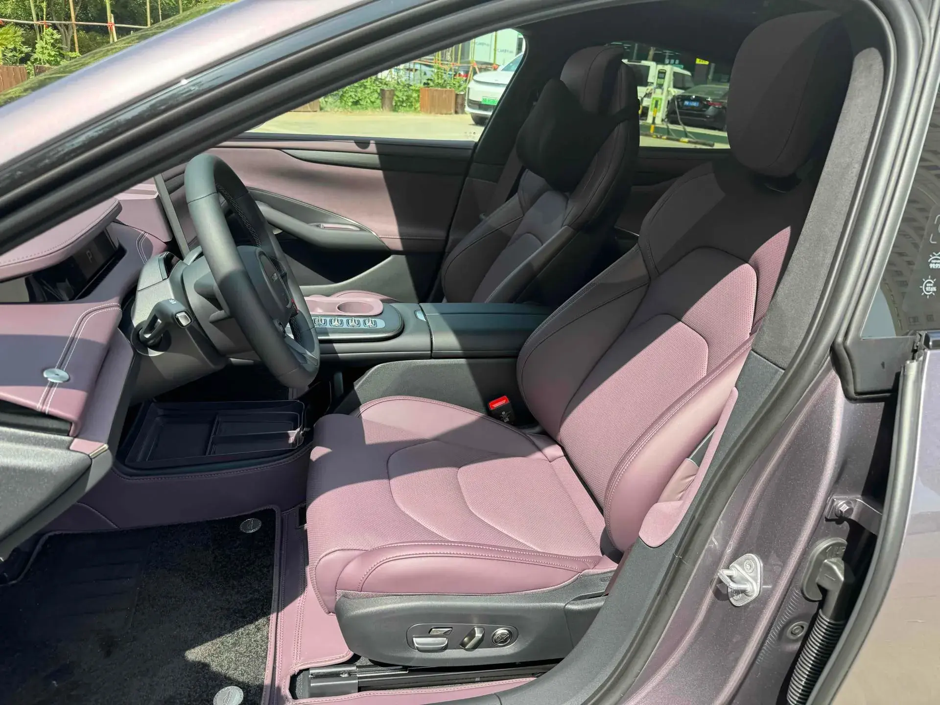 2024 MI SU7 thumbnail 4