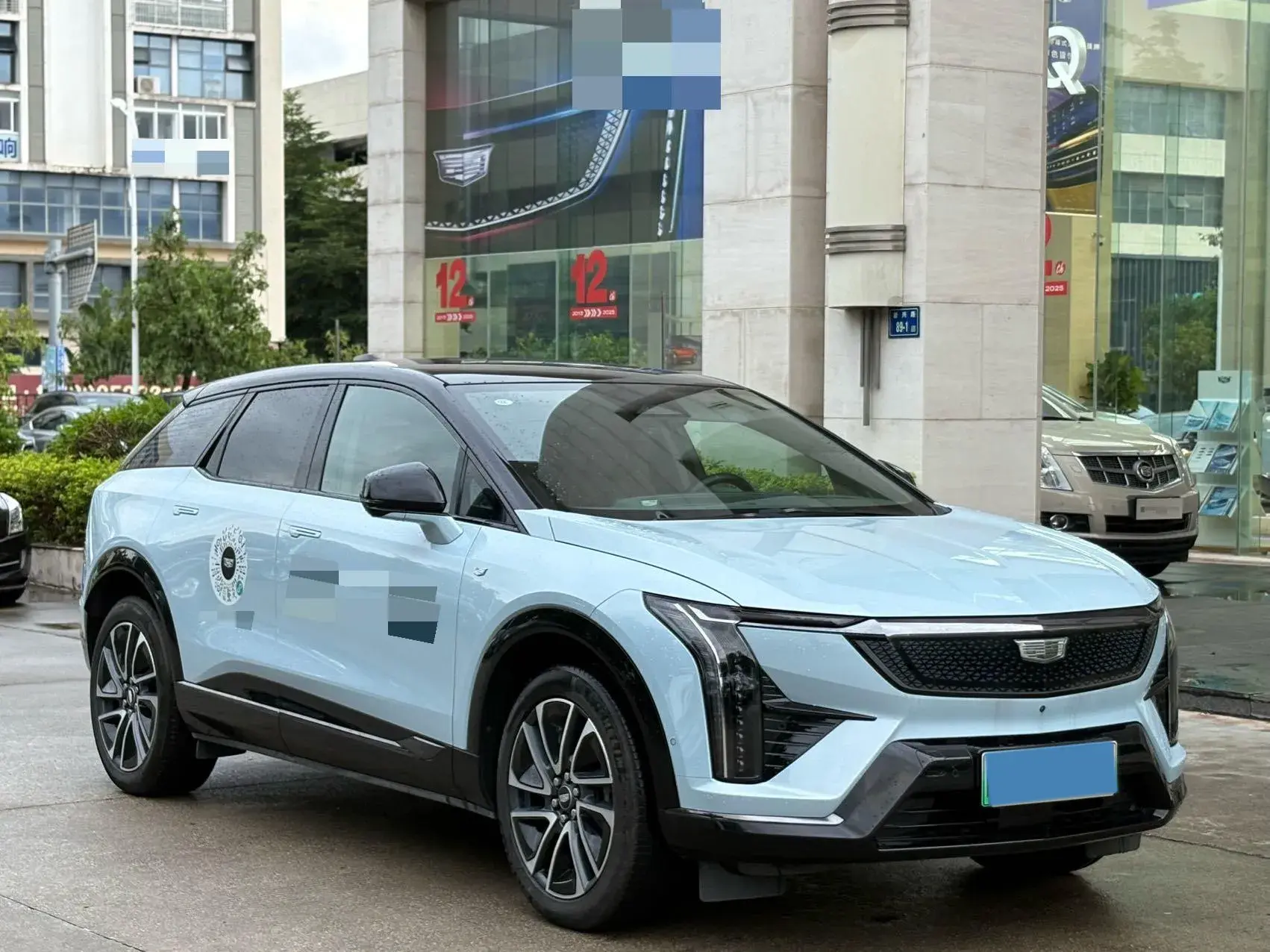 2024 CADILLAC OPTIQ thumbnail 3