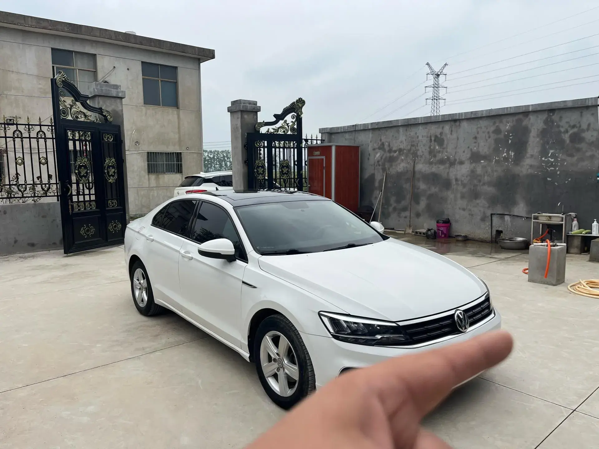 2021 VOLKSWAGEN LAMANDO thumbnail 3