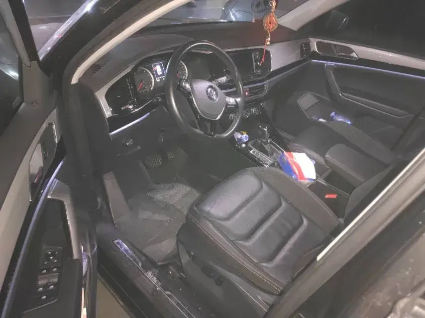 2019 VOLKSWAGEN TAYRON thumbnail 3