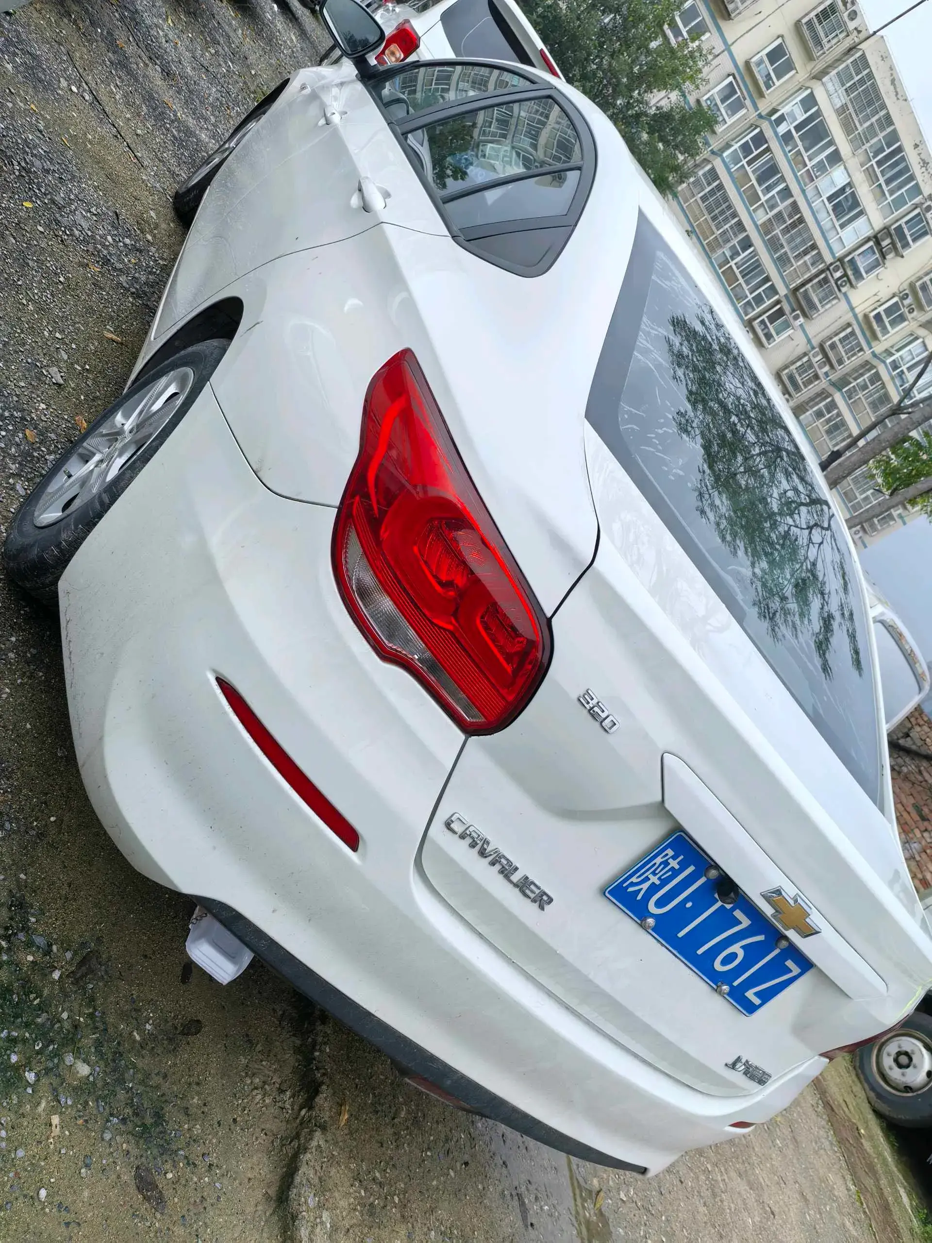 2019 CHEVROLET CAVALIER thumbnail 3