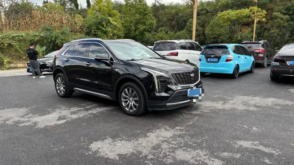 2021 CADILLAC XT4 thumbnail 2