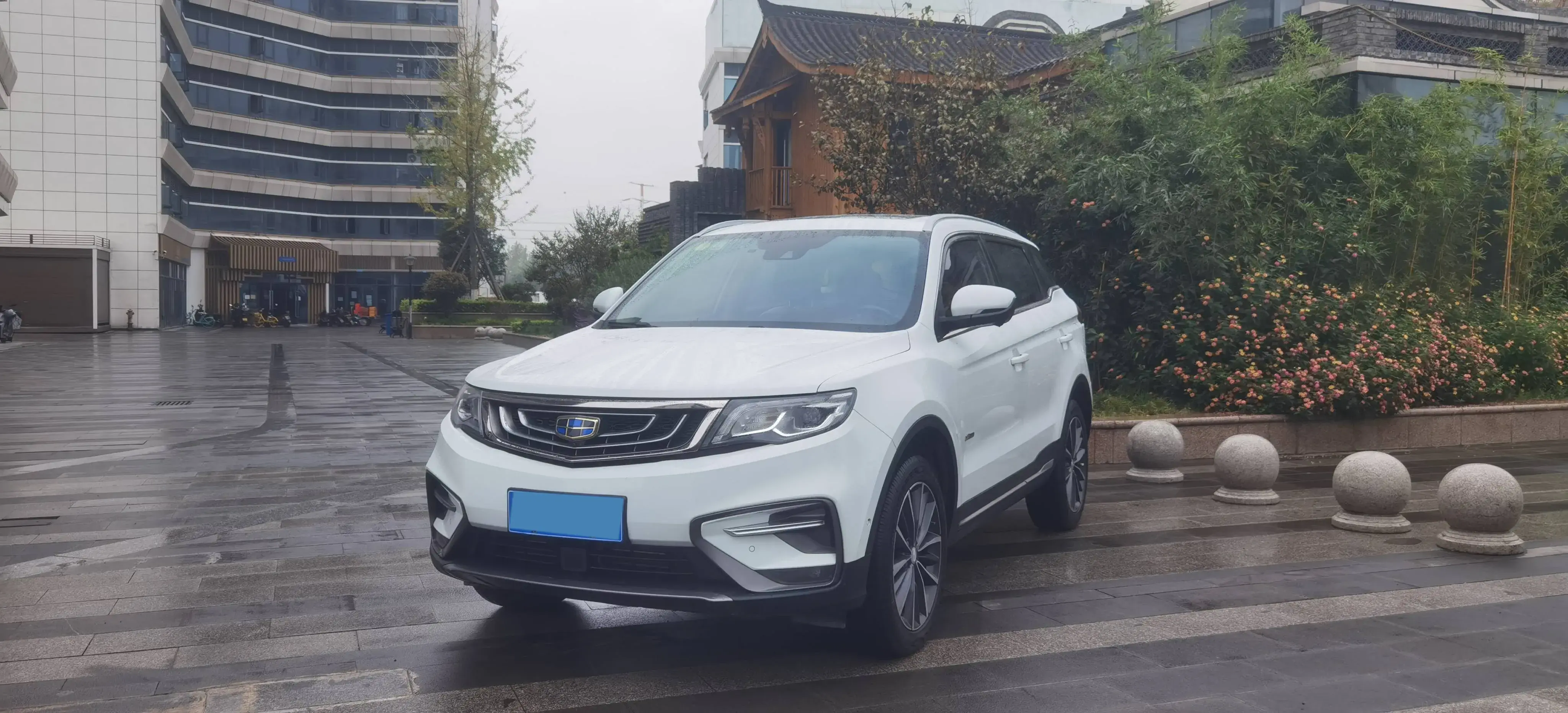 2018 GEELY AZKARRA view 1