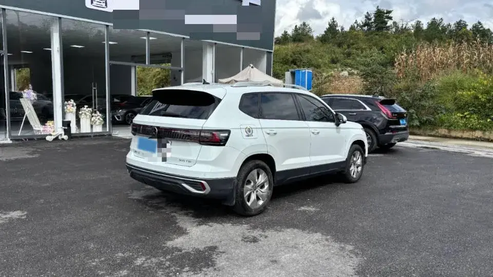 2024 VOLKSWAGEN THARU thumbnail 3