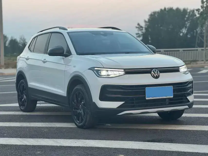 2025 VOLKSWAGEN THARU thumbnail 3