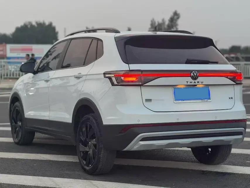 2025 VOLKSWAGEN THARU thumbnail 4