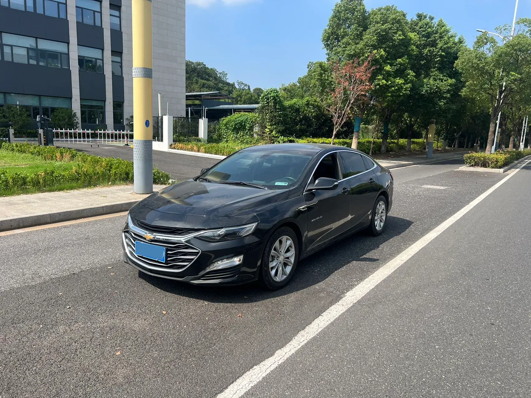2021 CHEVROLET MALIBU view 1
