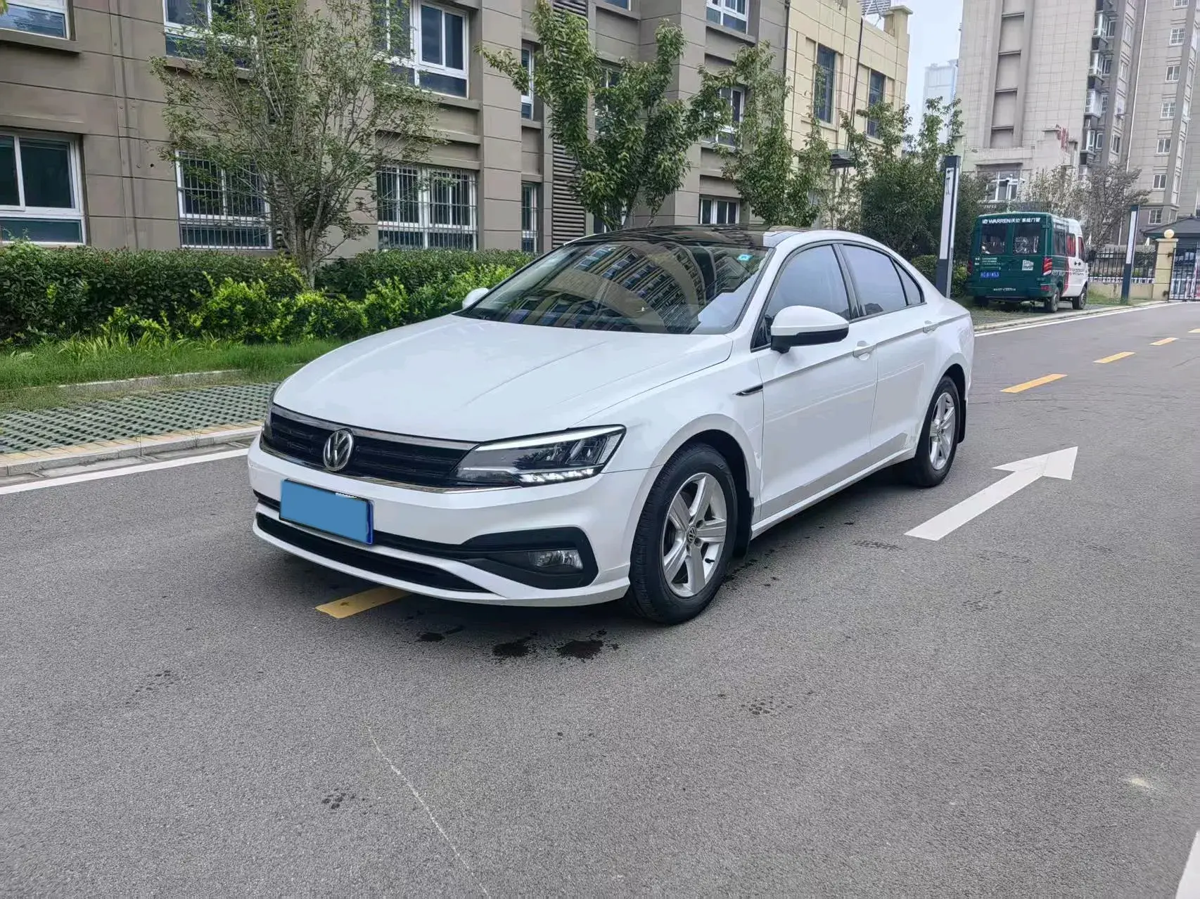 2021 VOLKSWAGEN LAMANDO view 1