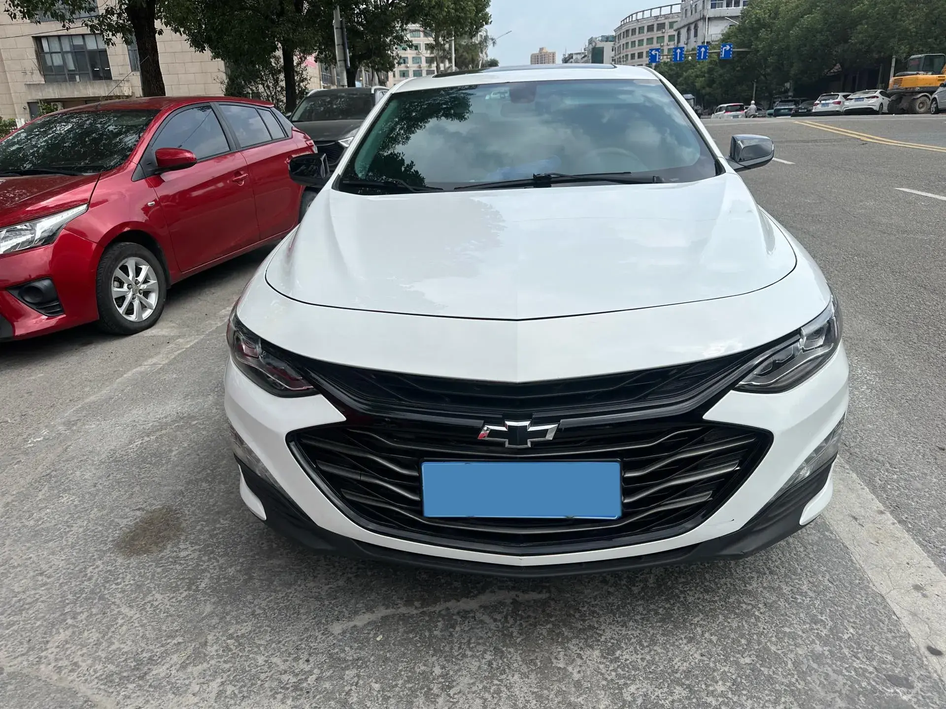 2019 CHEVROLET MALIBU thumbnail 2