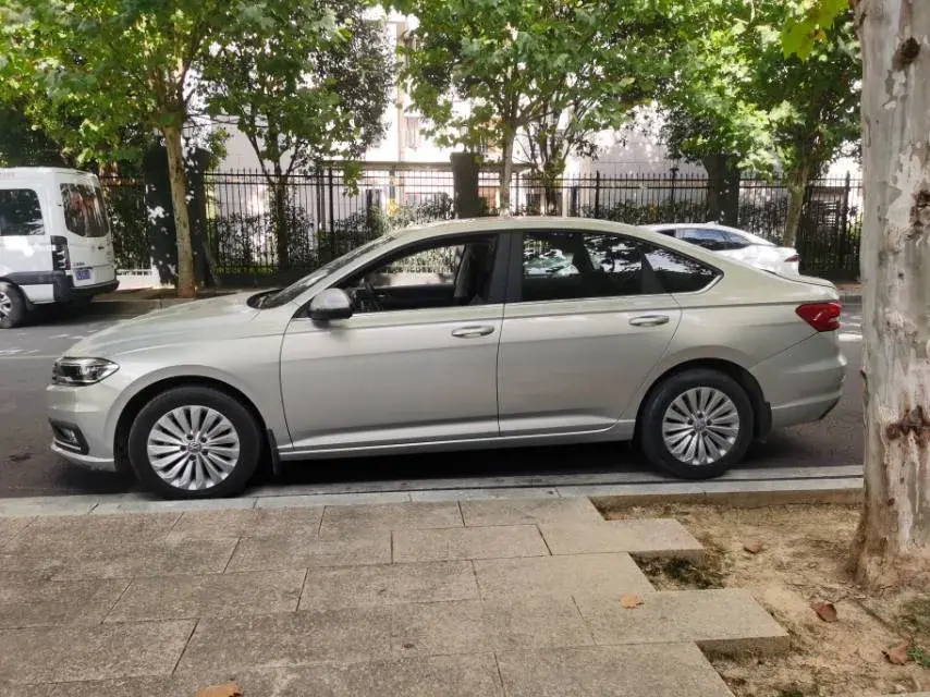 2019 VOLKSWAGEN LAVIDA thumbnail 4