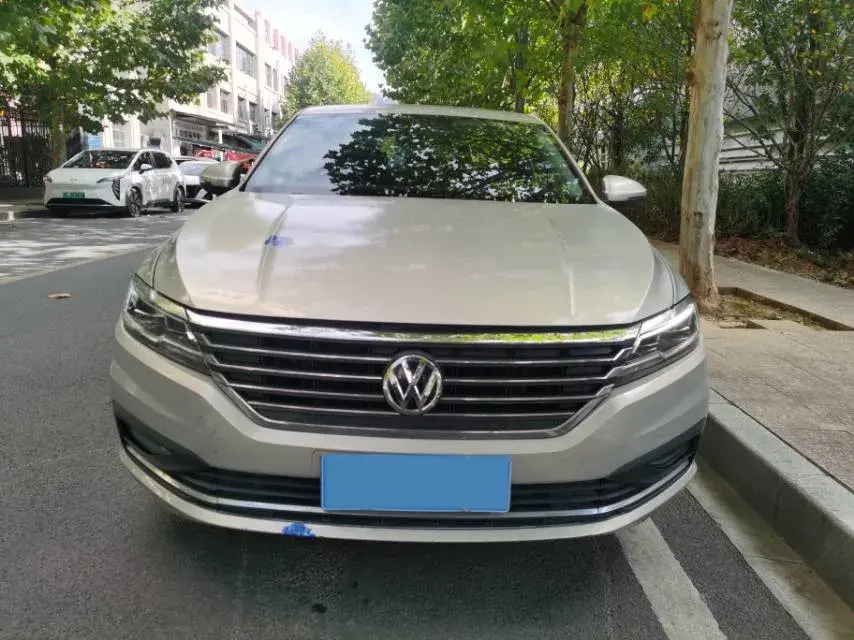 2019 VOLKSWAGEN LAVIDA thumbnail 3