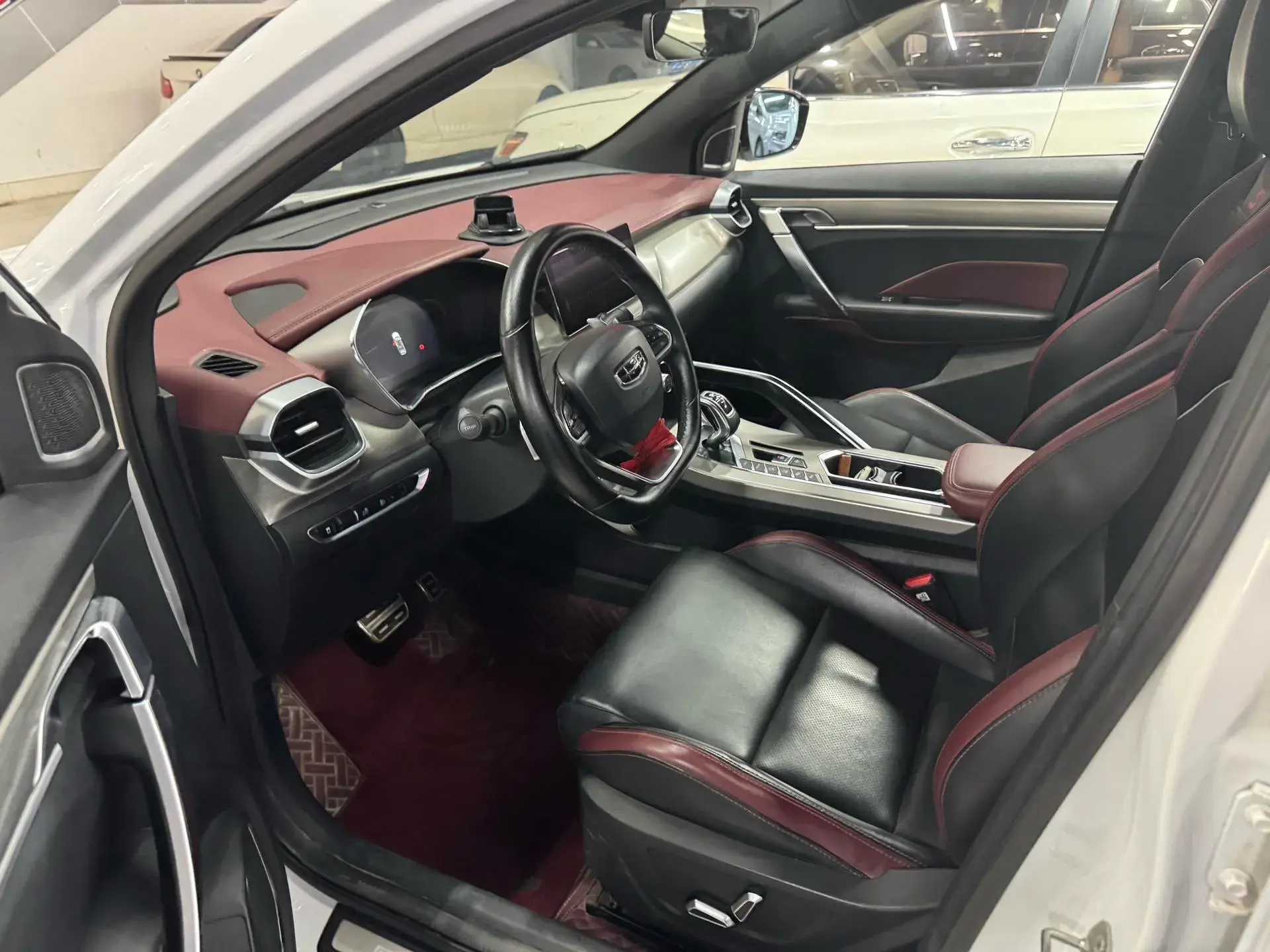 2019 GEELY COOLRAY thumbnail 3