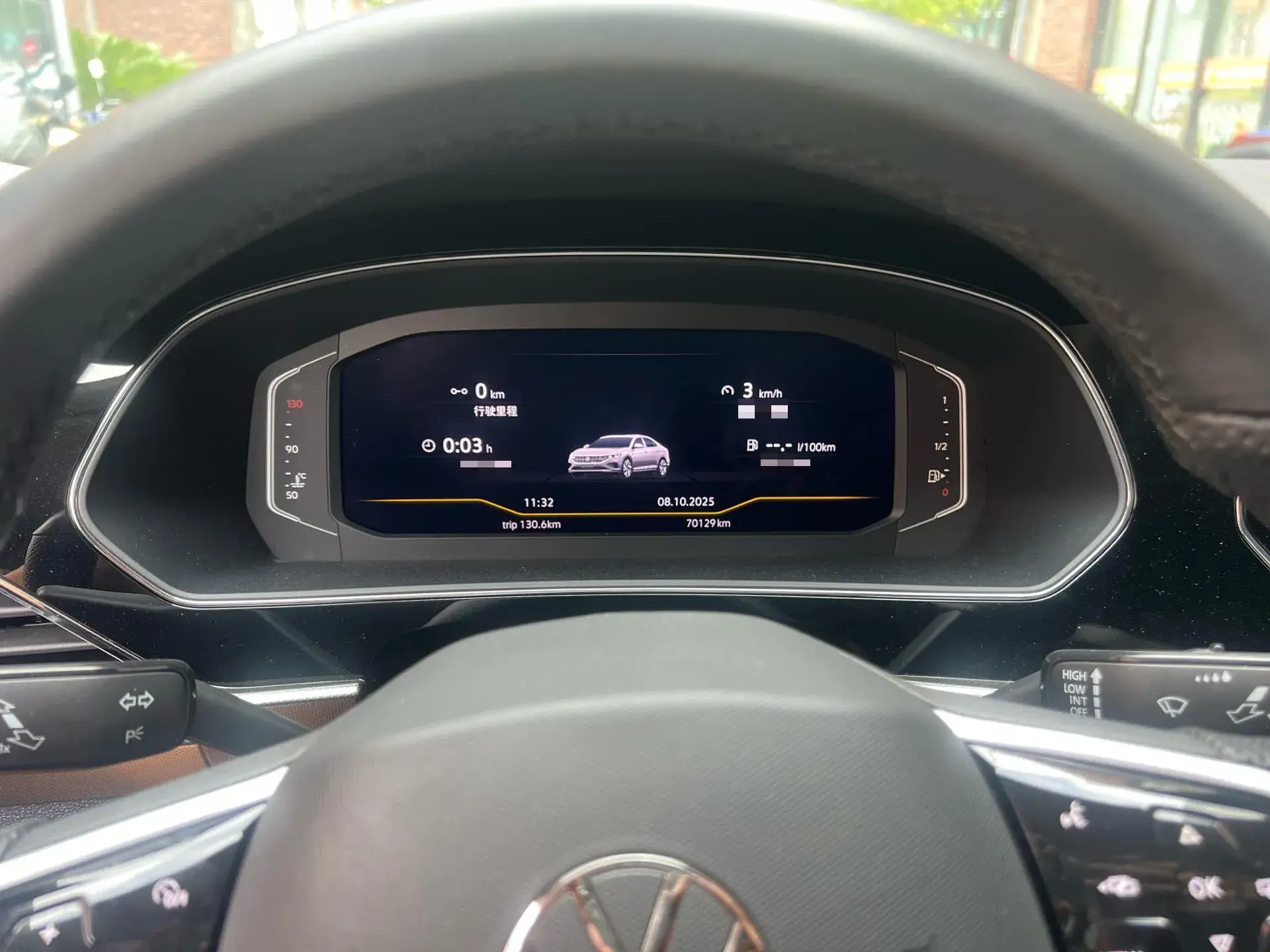 2024 VOLKSWAGEN PASSAT thumbnail 4