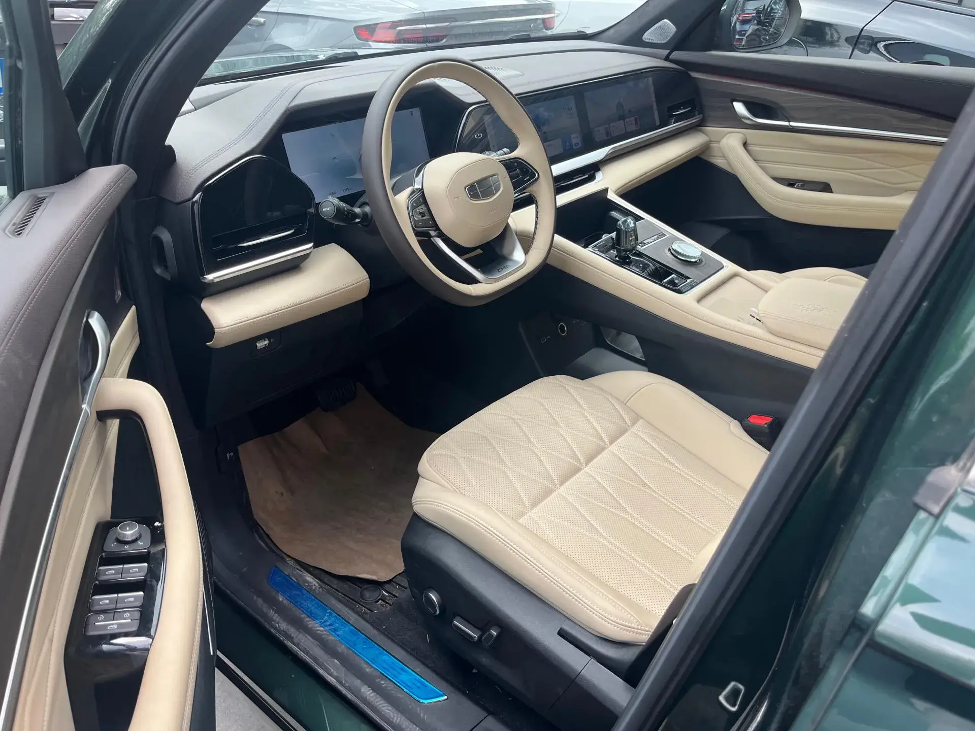 2025 GEELY MONJARO thumbnail 4