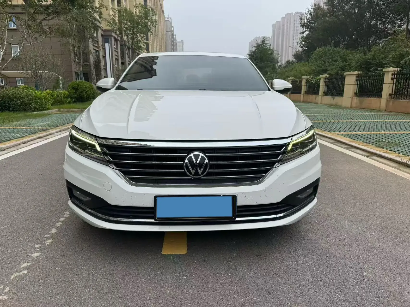2019 VOLKSWAGEN LAVIDA thumbnail 2
