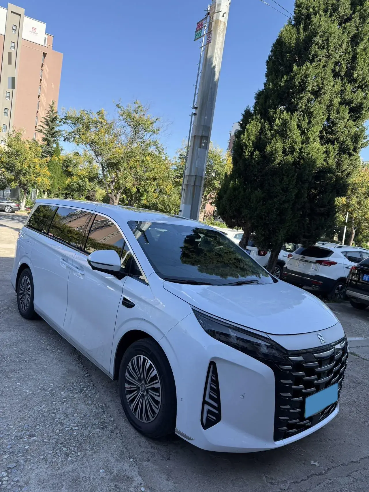 2025 BYD XIA thumbnail 3