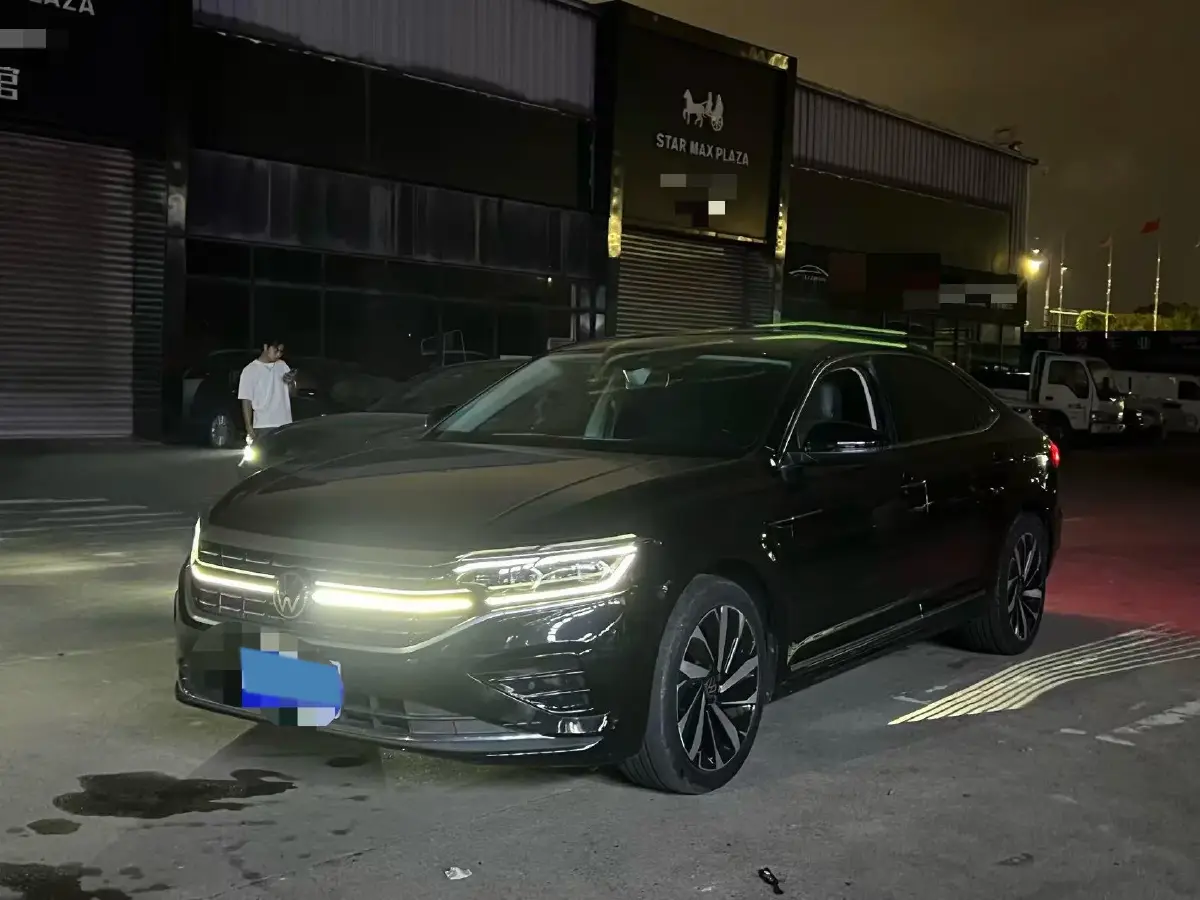 2022 Volkswagen Passat 2.0T 186HP L4 7DCT