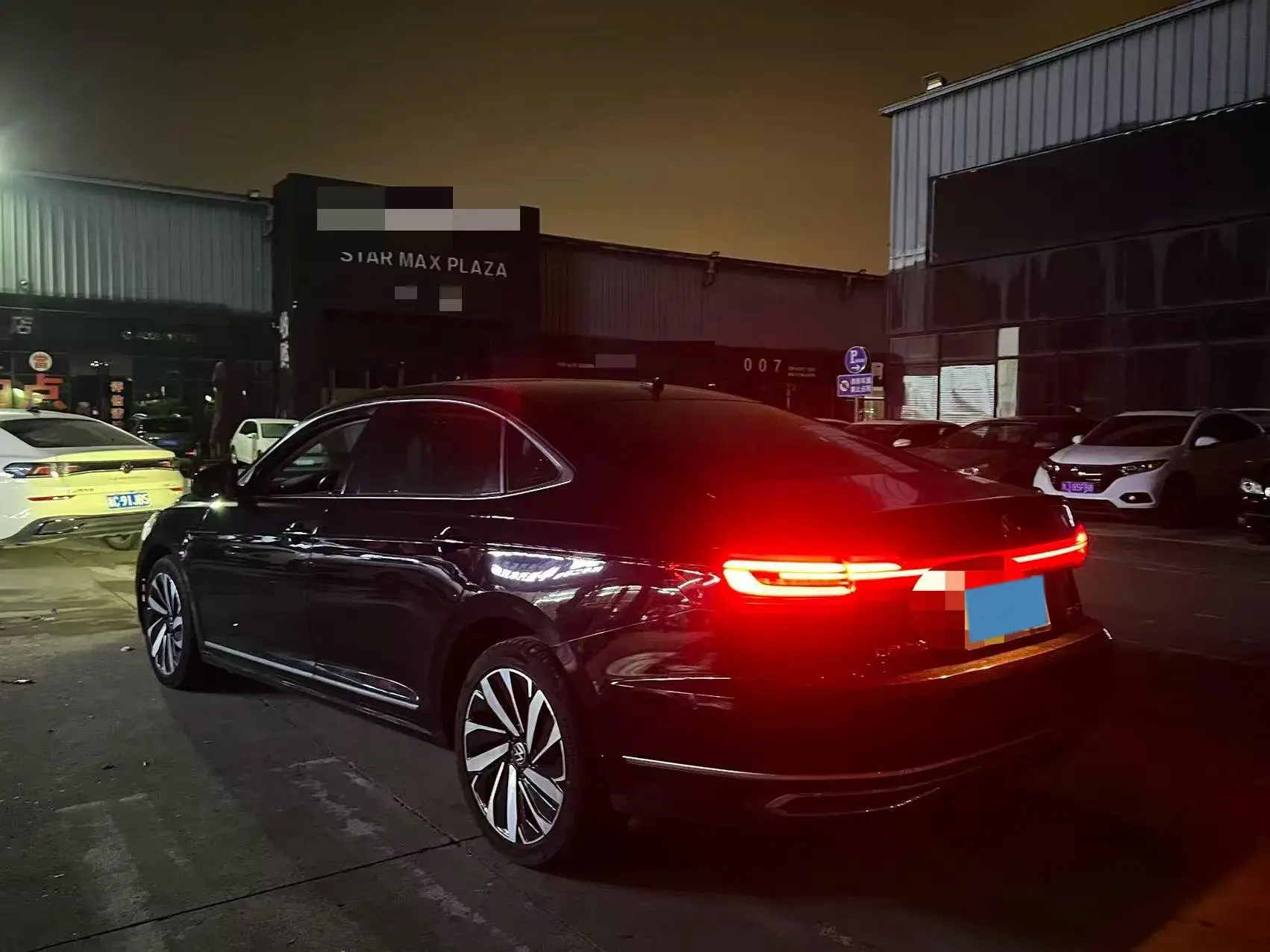 2022 VOLKSWAGEN PASSAT thumbnail 4