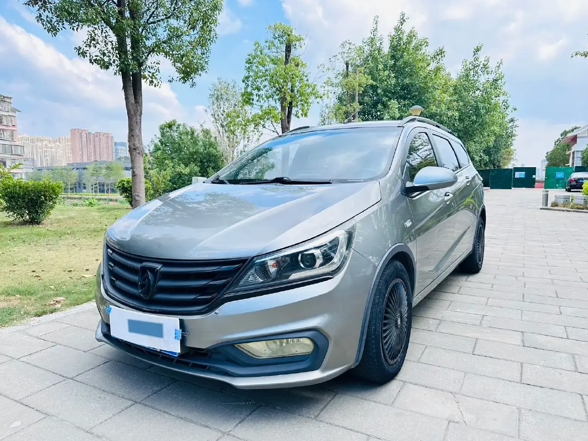 2017 BaoJun 310W 1.5L 112HP L4 6MT