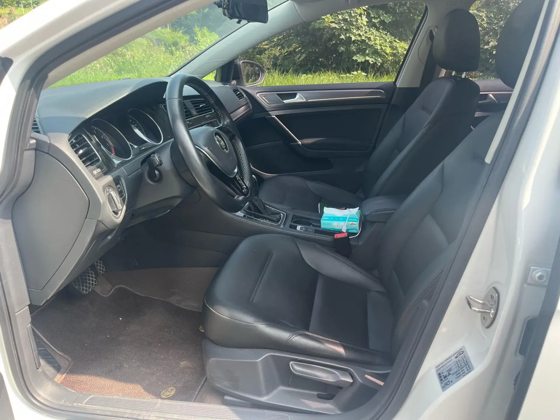 2017 VOLKSWAGEN GOLF thumbnail 4