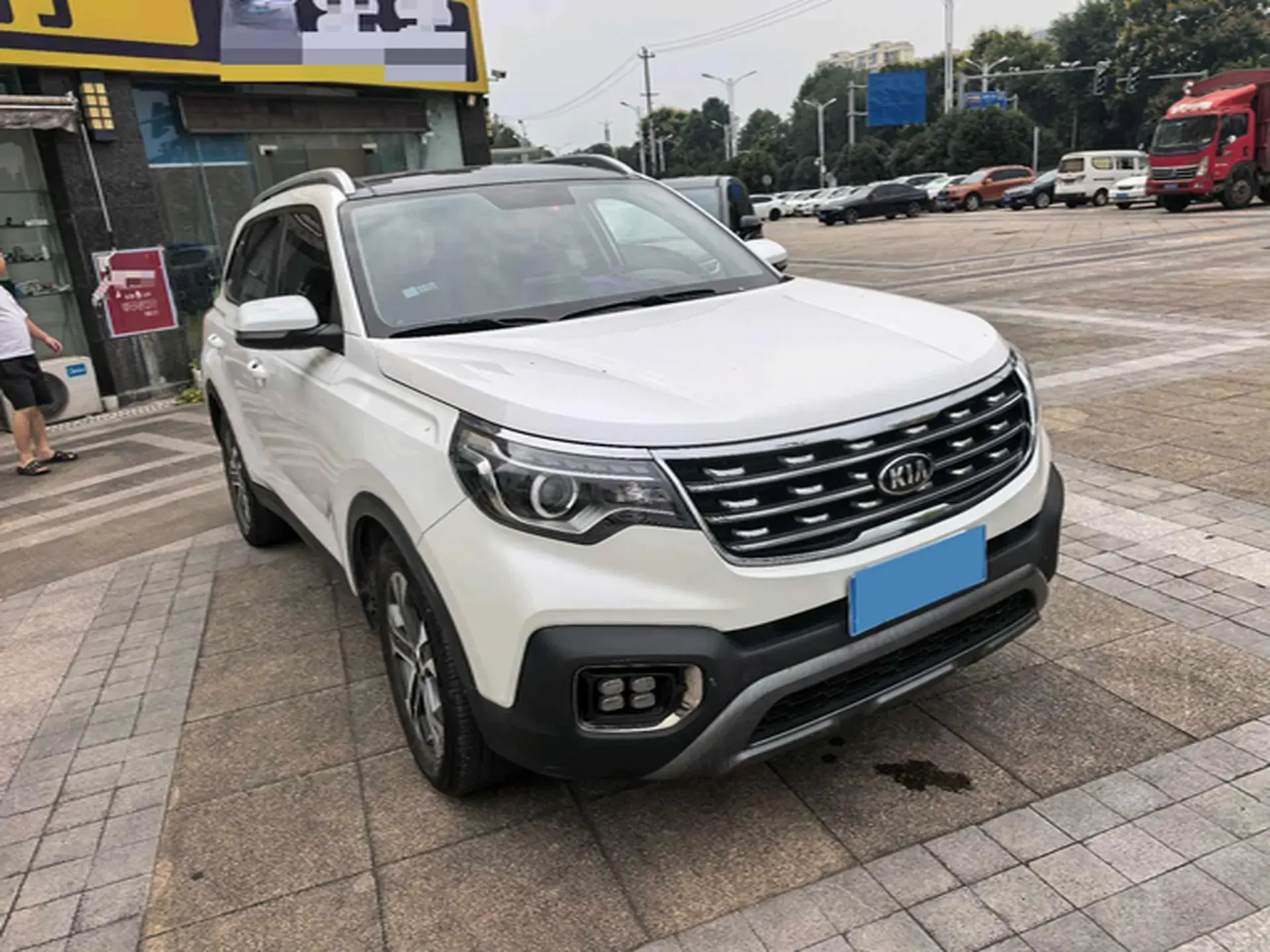 2019 KIA SPORTAGE thumbnail 3