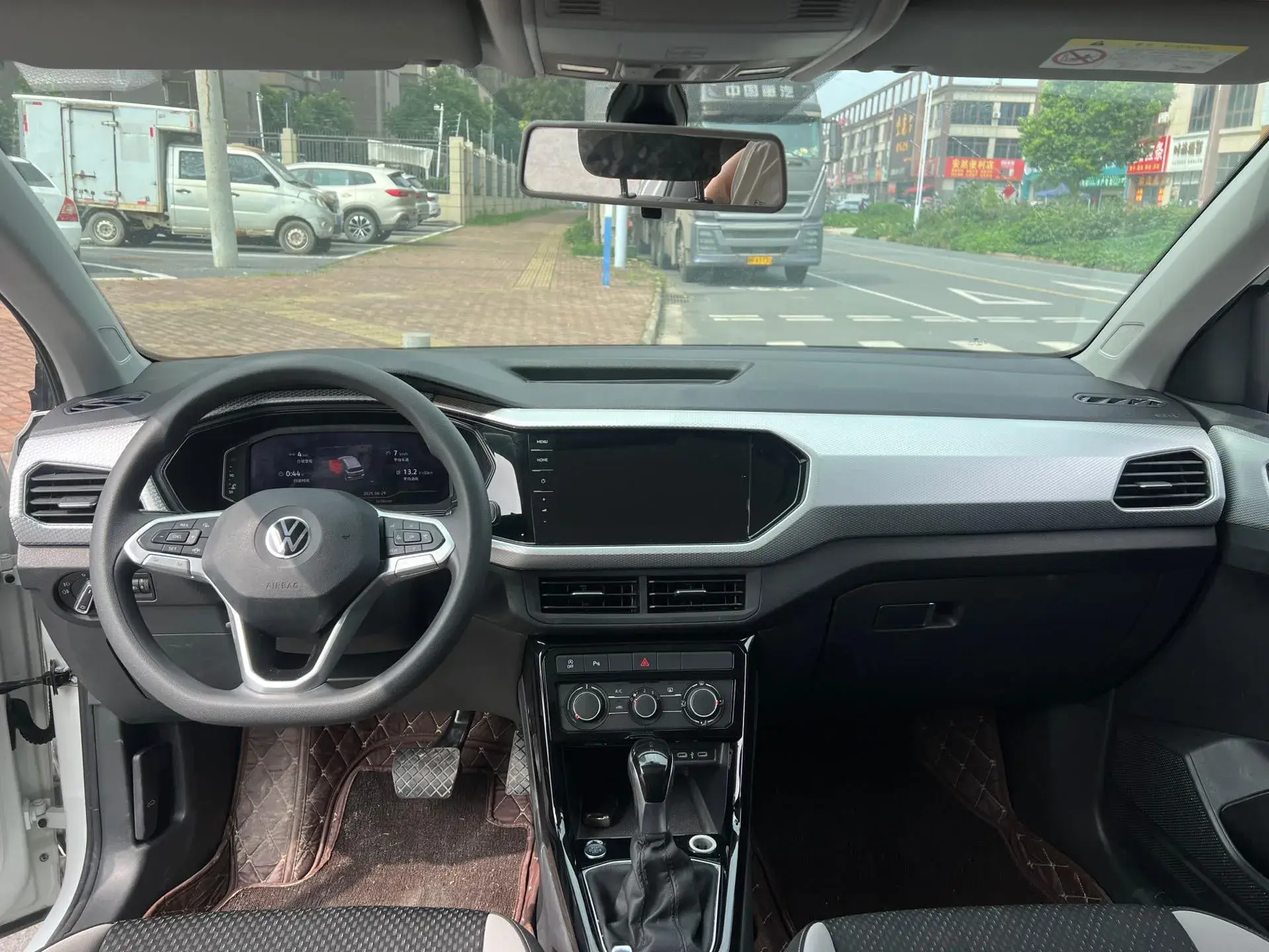 2023 VOLKSWAGEN TACQUA thumbnail 3