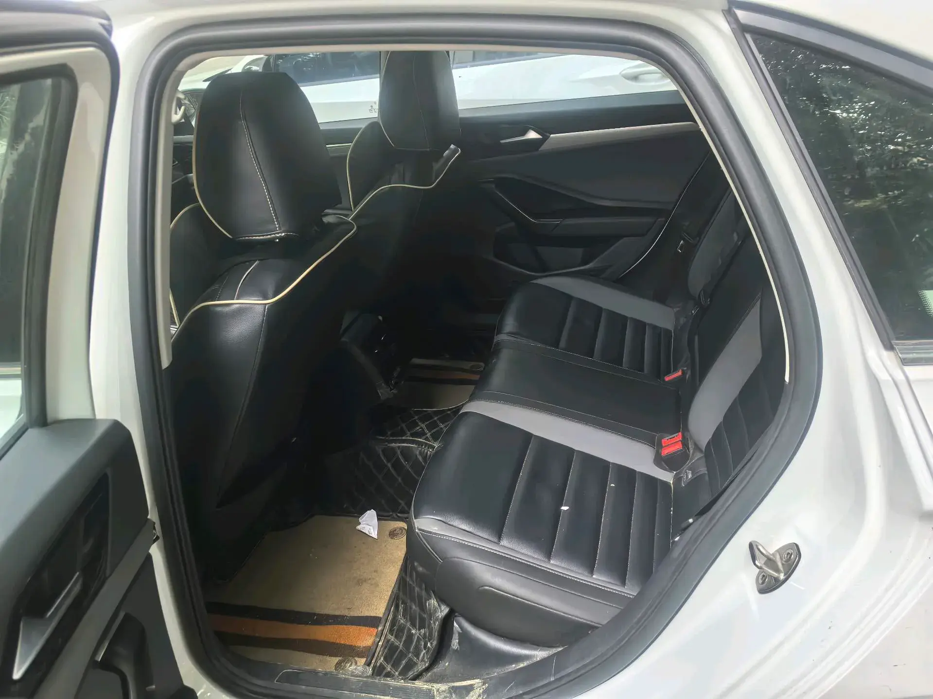 2020 VOLKSWAGEN SAGITAR thumbnail 3