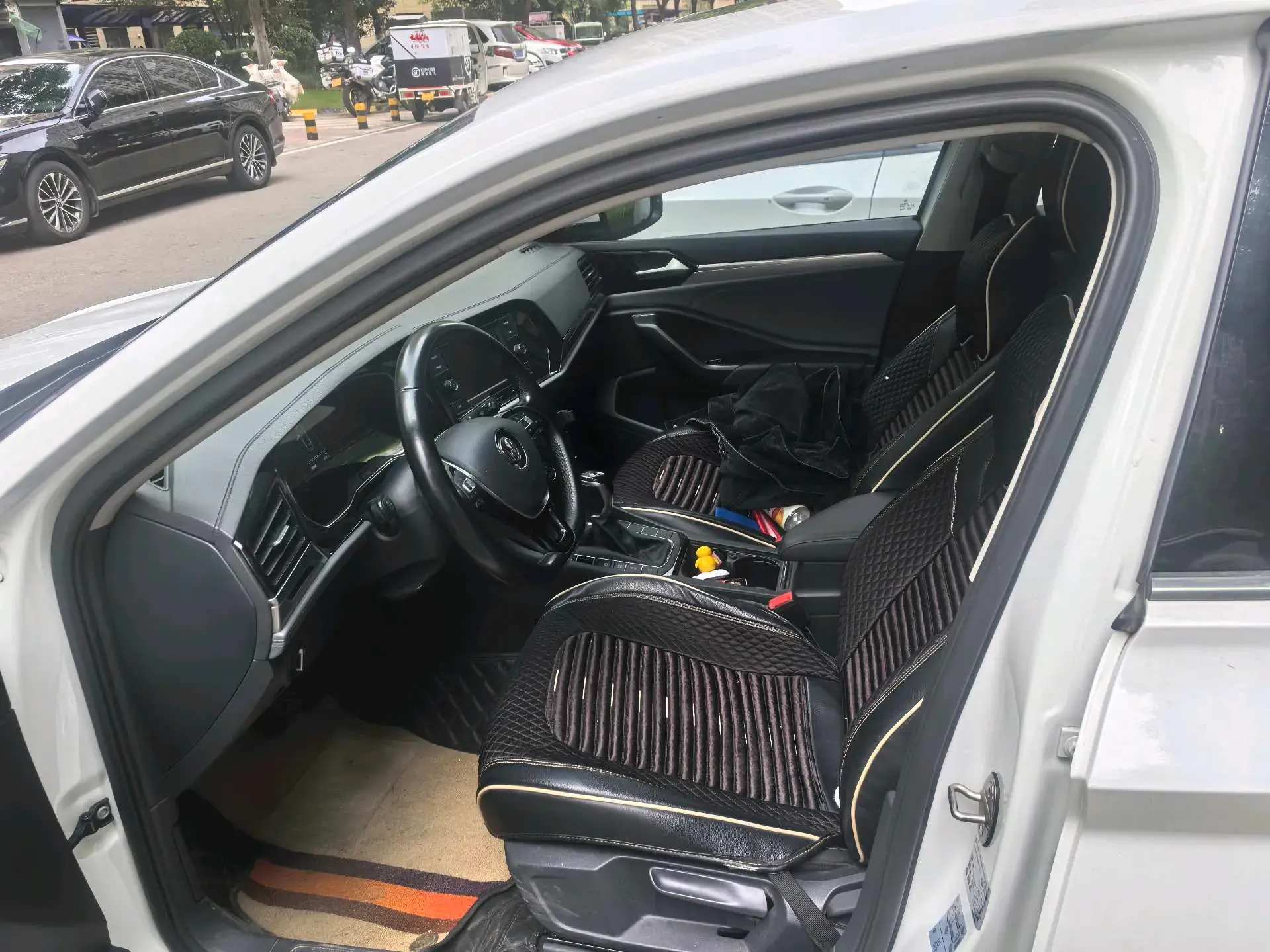 2020 VOLKSWAGEN SAGITAR thumbnail 2