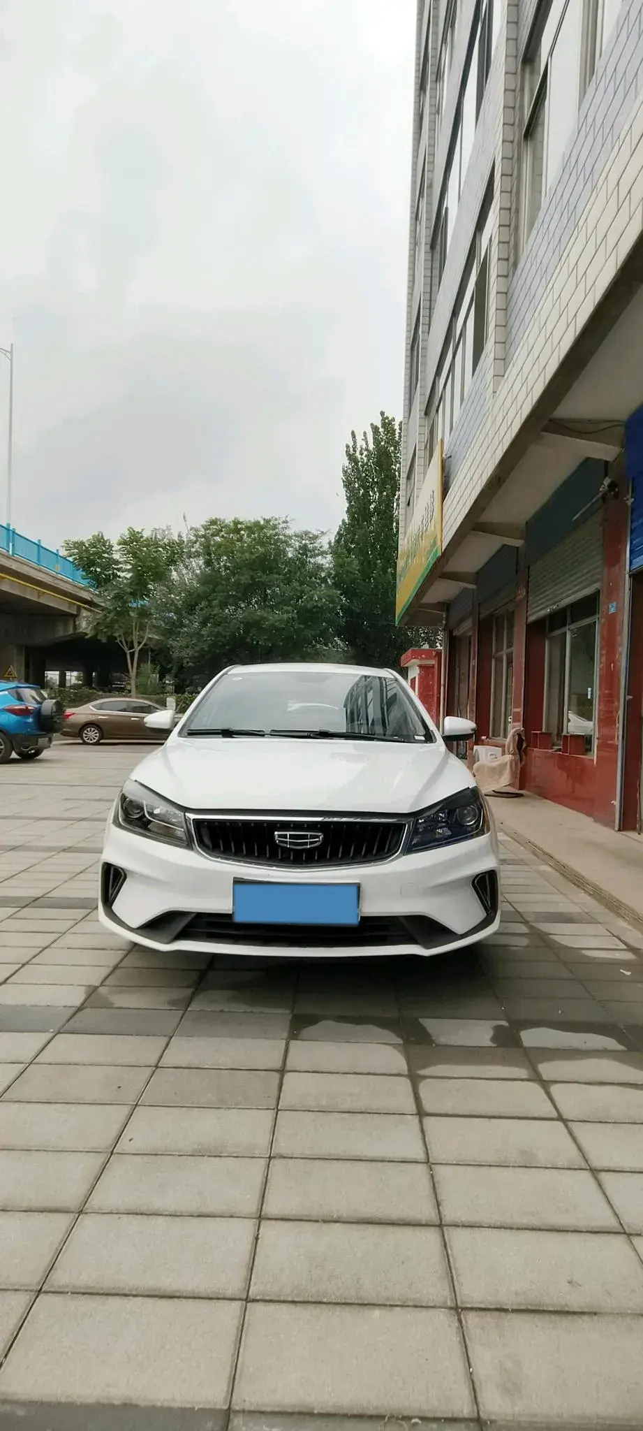 2021 GEELY EMGRAND thumbnail 2