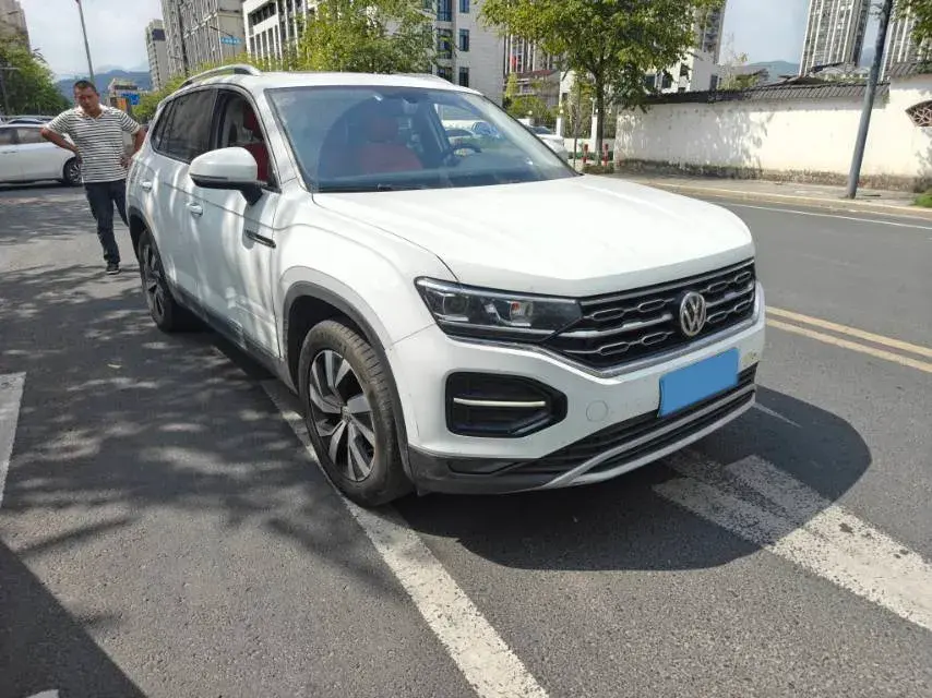 2020 VOLKSWAGEN TAYRON thumbnail 2