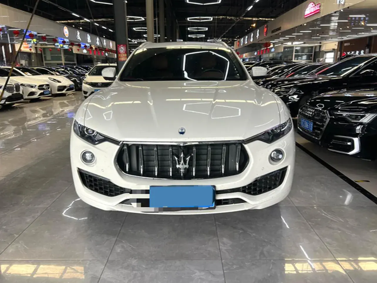 2022 MASERATI LEVANTE thumbnail 3