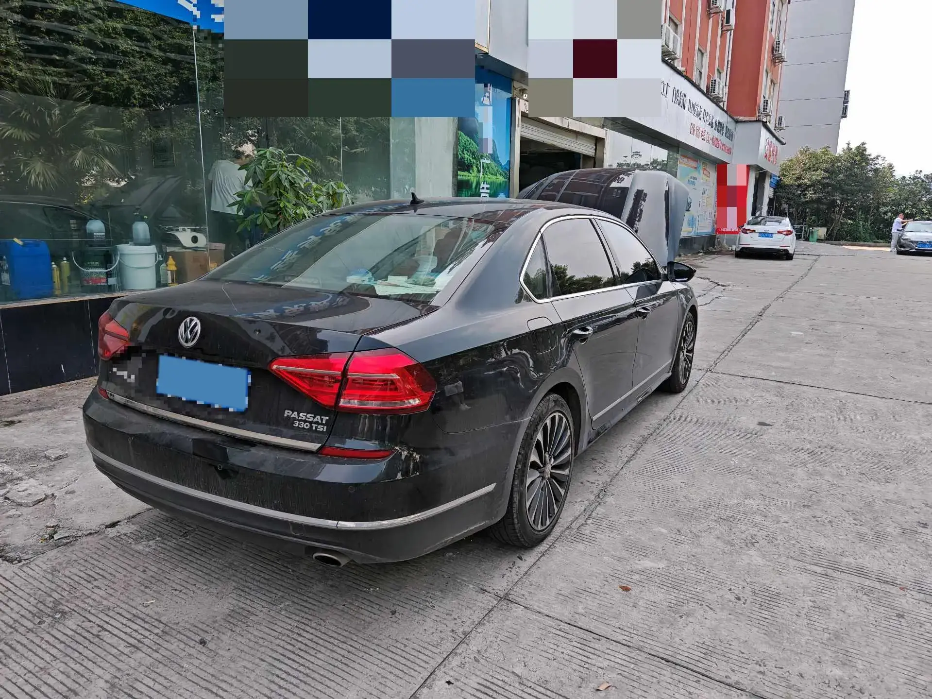 2017 VOLKSWAGEN PASSAT thumbnail 2