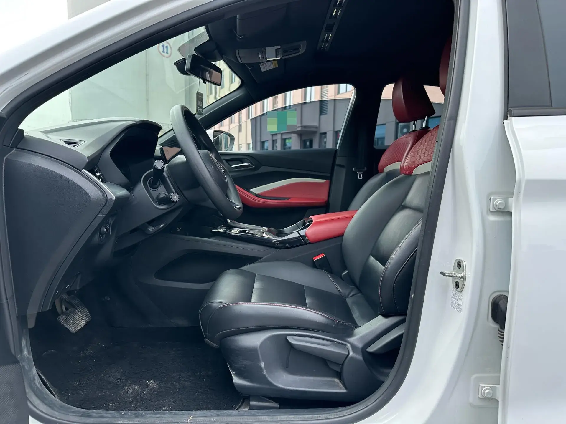 2021 MG 5 thumbnail 3