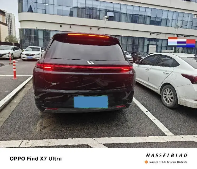 2023 LI L8 thumbnail 2