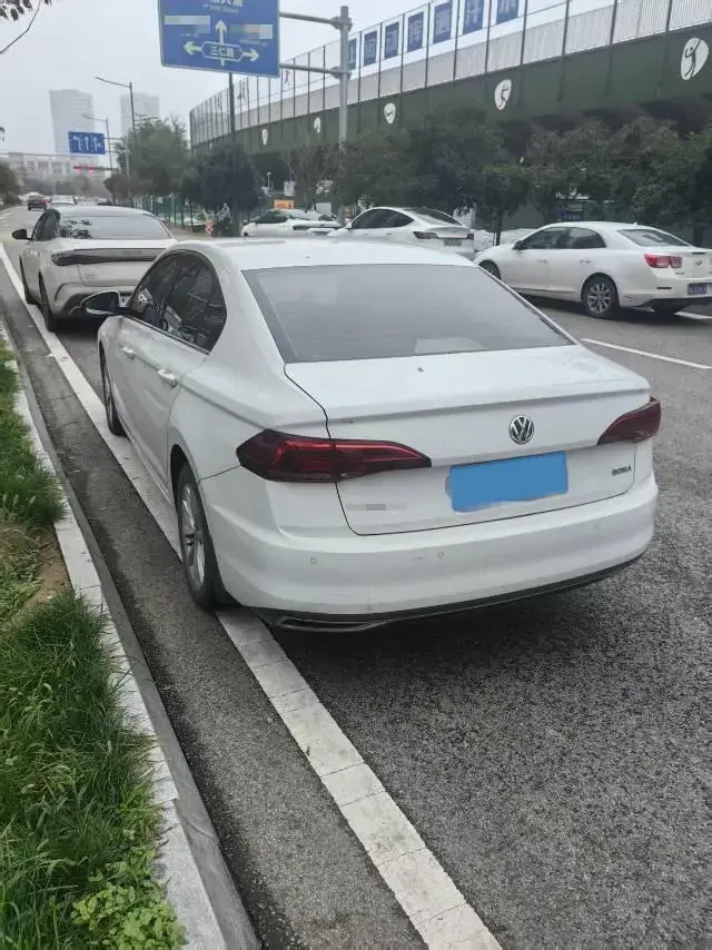 2019 VOLKSWAGEN BORA thumbnail 2