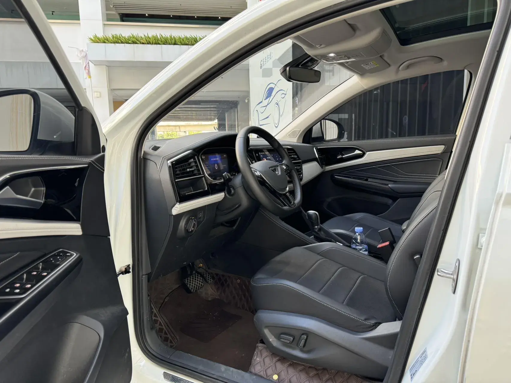 2023 JETTA VS7 thumbnail 4