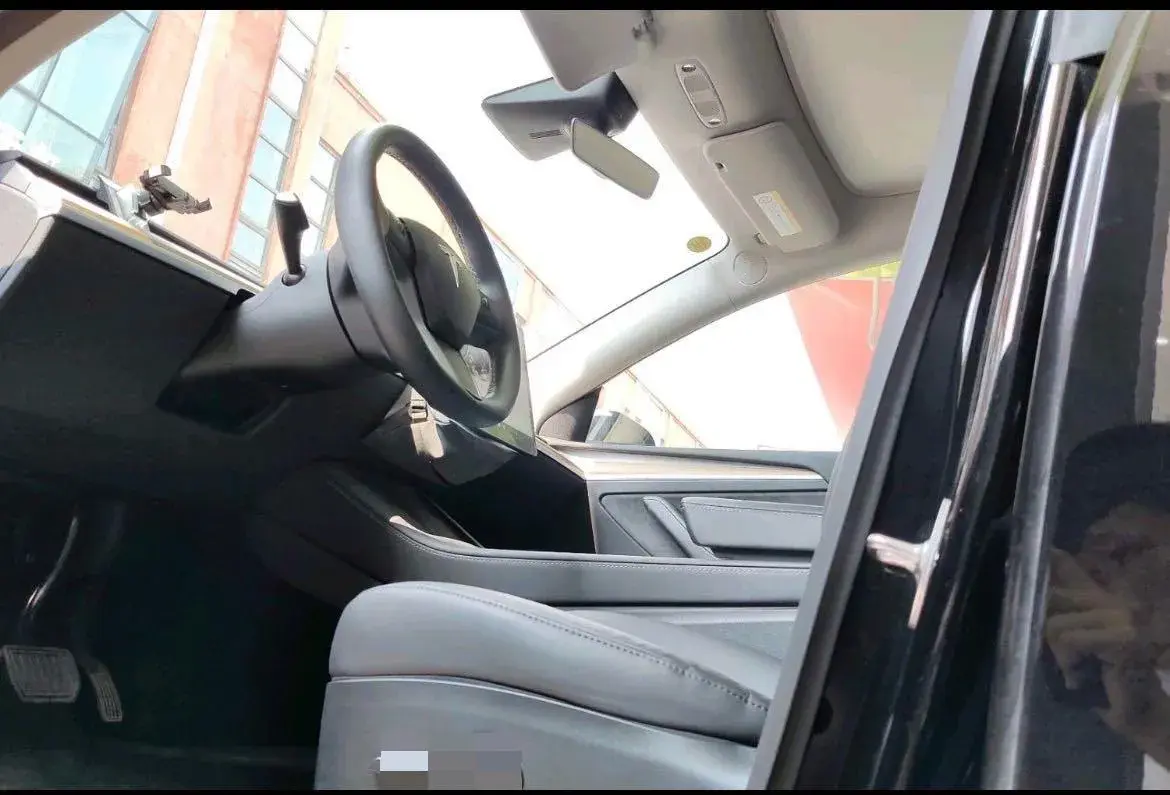 2022 TESLA MODEL thumbnail 2